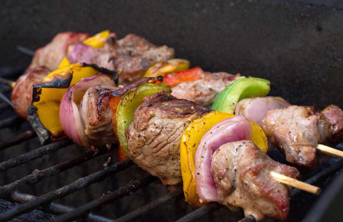Brochettes de viande.*ATTR