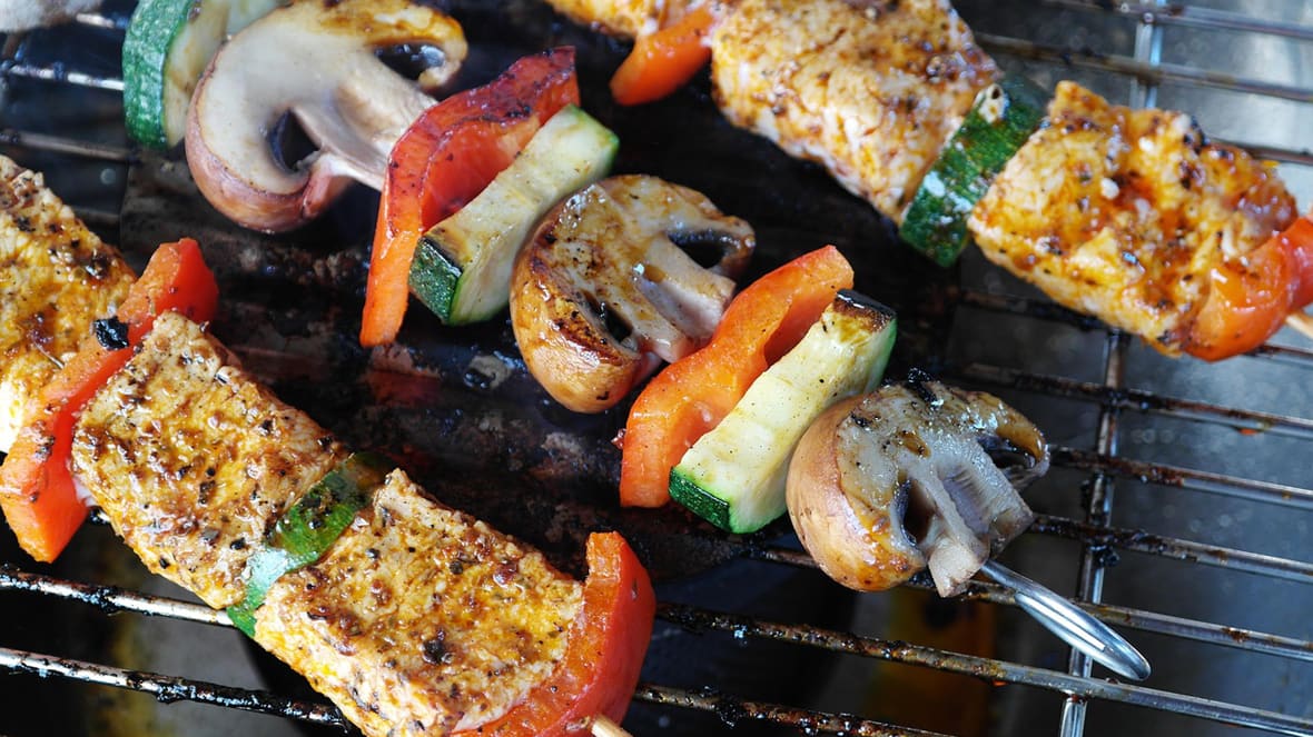 Cuisson de brochettes.*ATTR