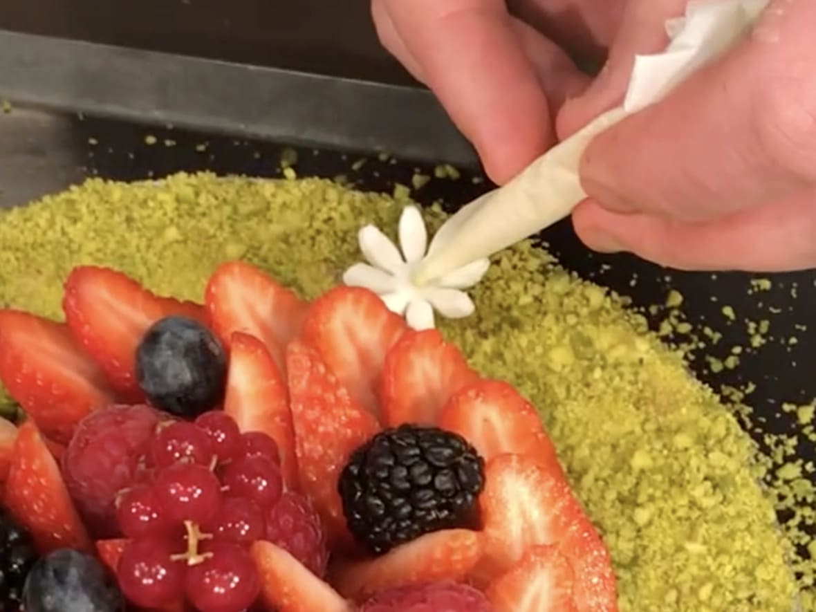 Décor du fraisier.*ATTR