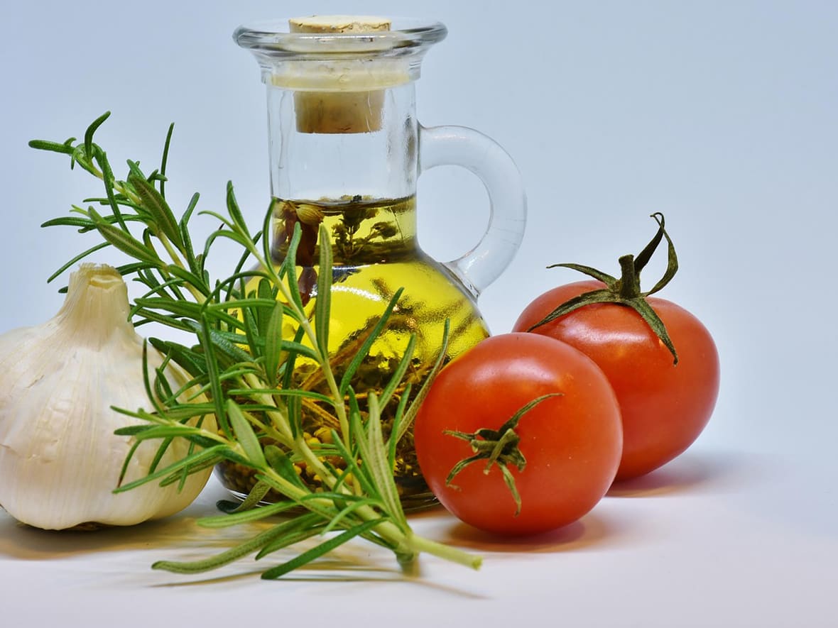 Huile d'olive aromatisée.*ATTR