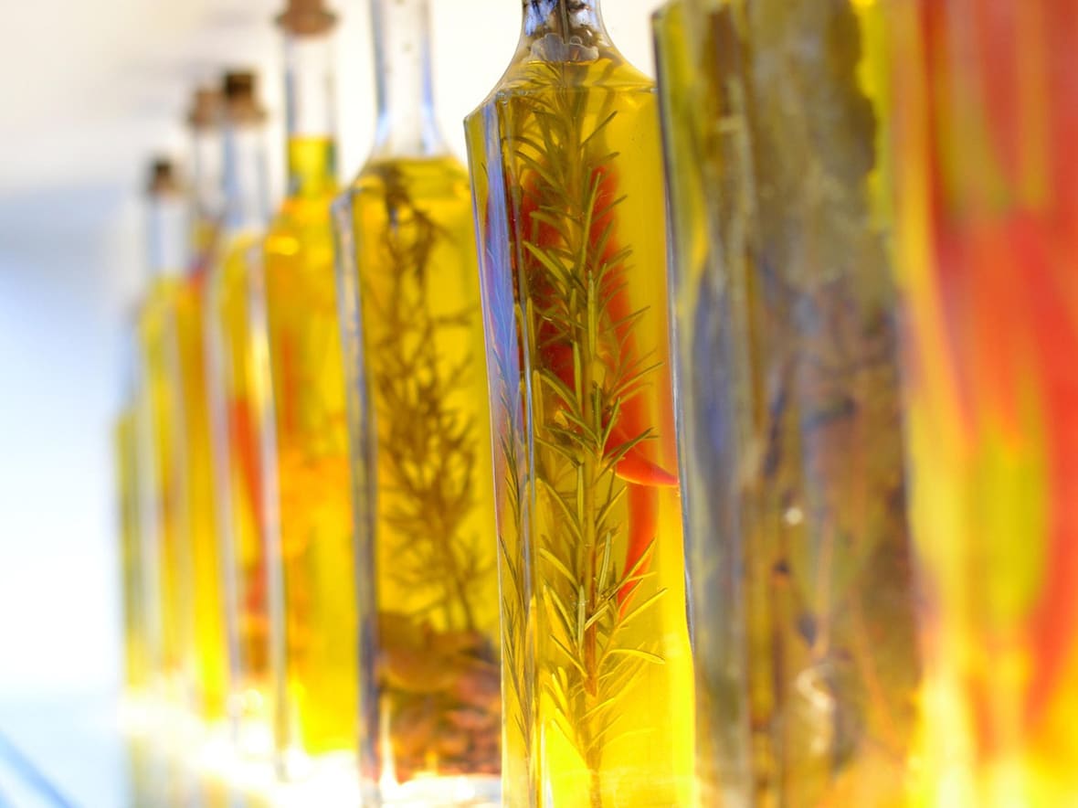 Huiles aromatisées.*ATTR