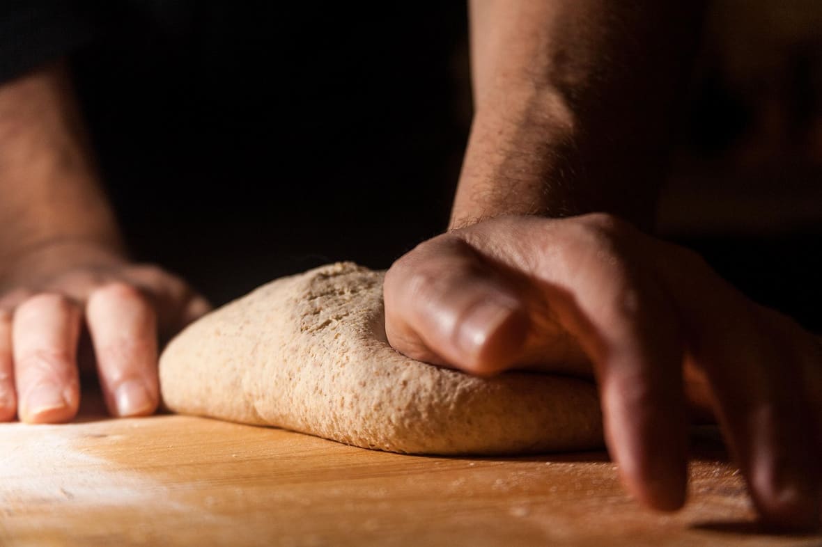 La main à la pâte.*ATTR