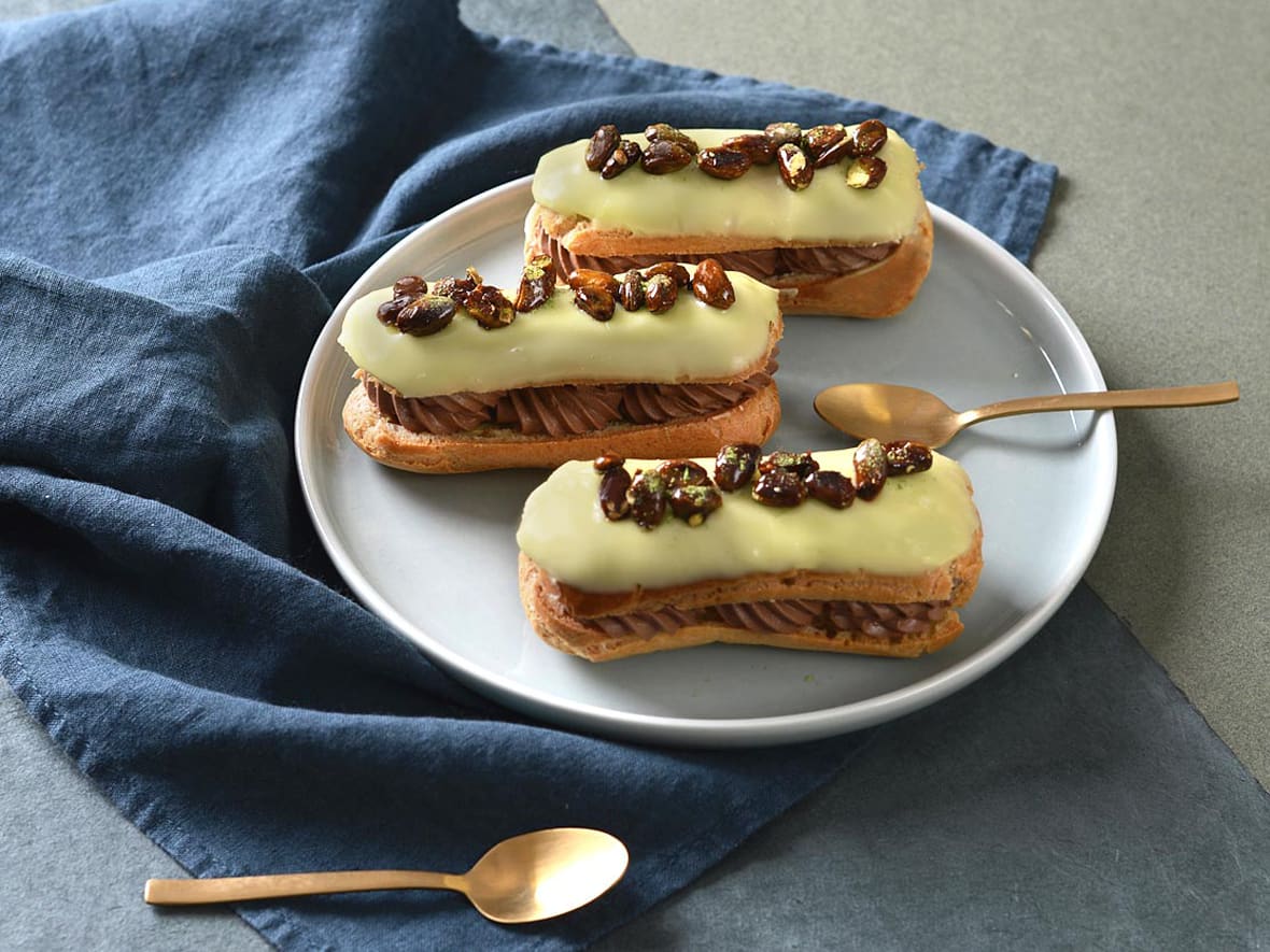 Éclairs pistache chocolat.*ATTR
