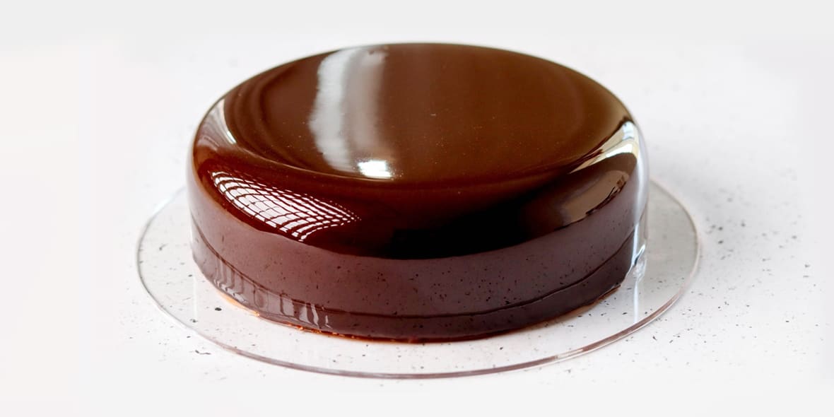 Nappage neutre ou fondant blanc : l'effet miroir en pâtisserie