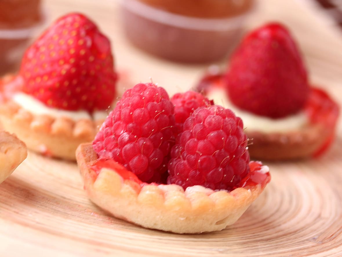 Tartelette aux fraises et framboises.*ATTR