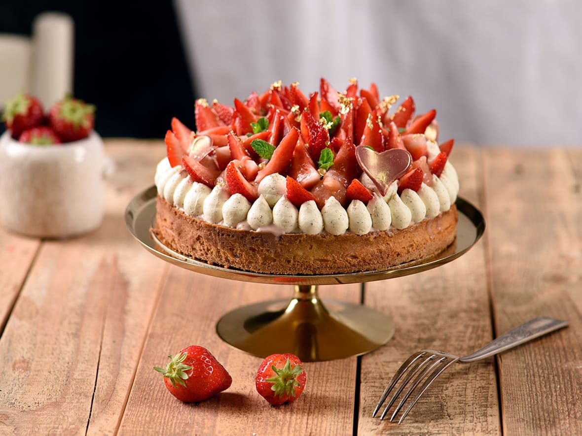 Tarte à la fraise et à la rhubarbe.*ATTR
