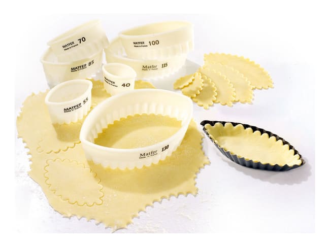 Oval Fluted Pastry Cutter - Exoglass® - 11.5 x 7cm - Matfer