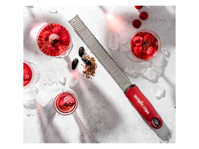 Microplane® Classic Zester Grater - Pomegranate red - Microplane