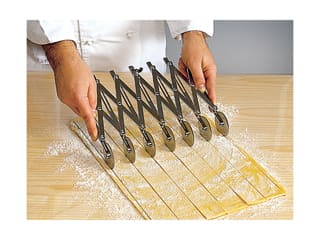 Stainless Steel Expandable Dough Cutter