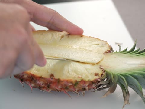 Préparer un ananas en surprise - 4