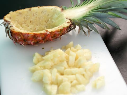 Préparer un ananas en surprise - 9