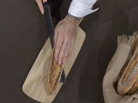 Baguette coupée en deux