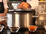 Bar rôti, écume d'huîtres, poireaux grillés et bouillon de fenouil - 15