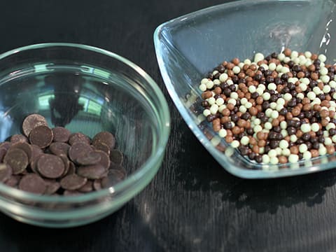 Barre chocolat aux perles chocolatées biscuitées - 1