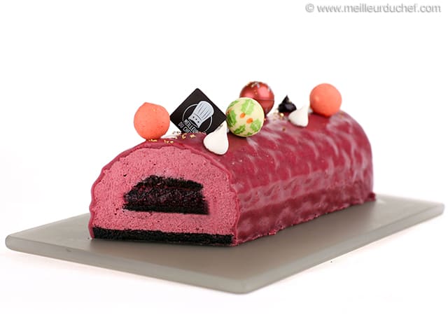 Bûche de Noël au cassis