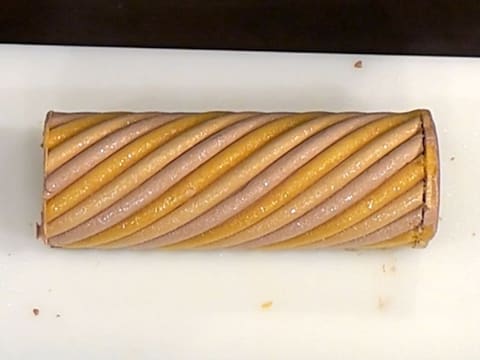 Bûche de Noël chocolat/caramel/passion/yuzu - 155