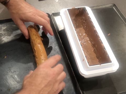 Bûche de Noël caramel fleur de sel, chocolat et cacahuètes - 123