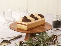 Bûche de Noël à la pêche et au thé