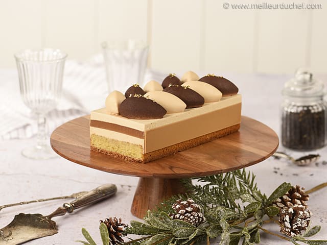 Bûche de Noël à la pêche et au thé