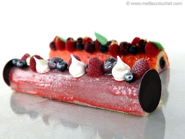 Mini-bûche de Noël aux fruits rouges