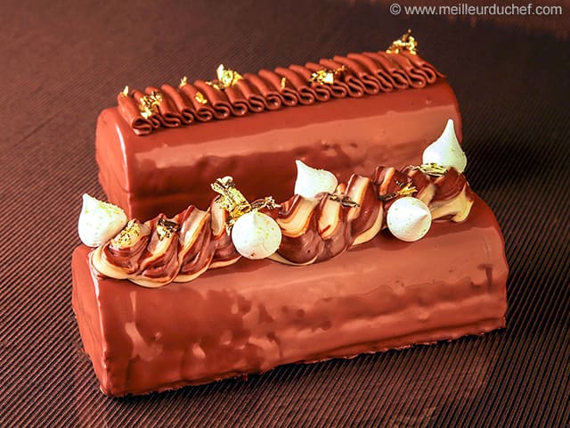 Bûche de Noël aux deux chocolats et poires