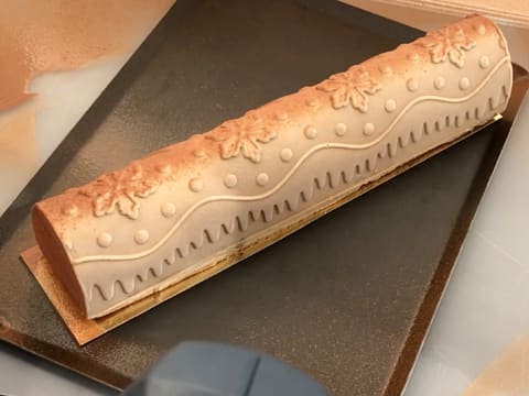 Bûche de Noël glacée praliné/marrons, citron/yuzu - 120