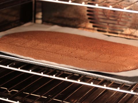 Bûche de Noël à la mousse de marron et son cœur fondant de caramel au beurre salé - 14