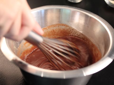 Bûche de Noël à la mousse de marron et son cœur fondant de caramel au beurre salé - 5