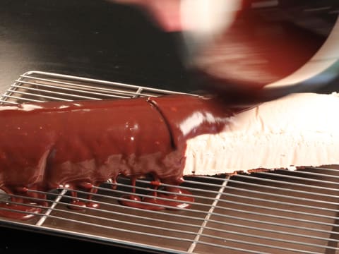 Bûche de Noël à la mousse de marron et son cœur fondant de caramel au beurre salé - 67