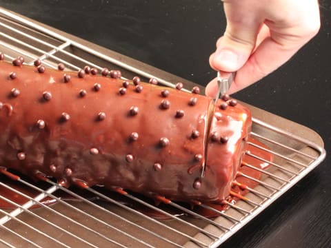 Bûche de Noël à la mousse de marron et son cœur fondant de caramel au beurre salé - 70