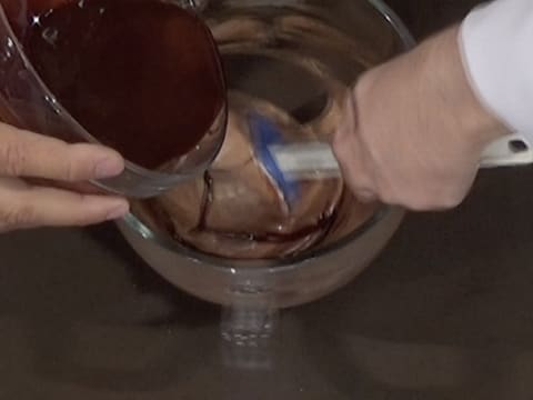Bûche pabana chocolat et noisette - 17