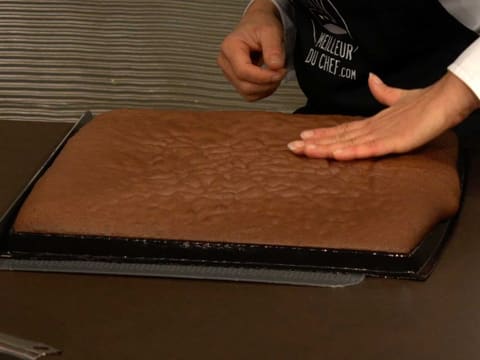 Bûche de Noël aux 3 chocolats et grué de cacao - 19