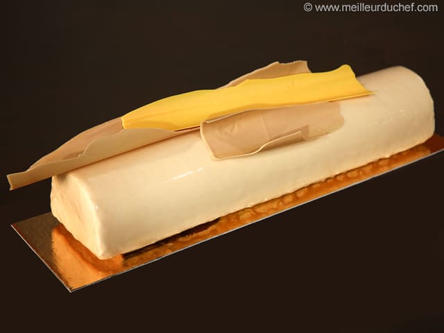 Bûche de Noël Zéphyr caramel, gelée d'abricots