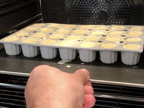 Cannelés salés au fromage de chèvre et au bacon - 23