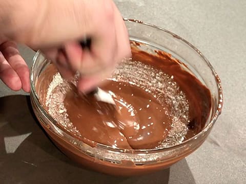 Carrés de chocolat au lait, ganache croustillante et pétillante - 29