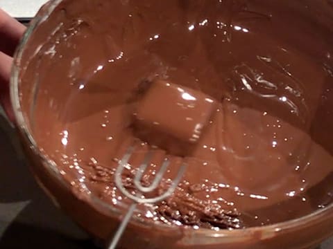 Carrés de chocolat au lait, ganache croustillante et pétillante - 38