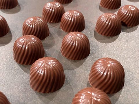 Chocolats fourrés au praliné - 52