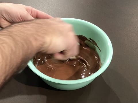 Mélange du chocolat fondu