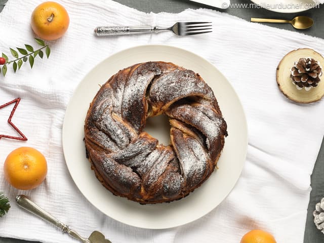 Couronne feuilletée amandes et cerises noires