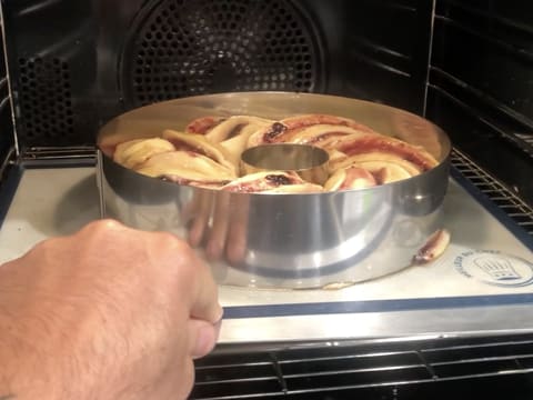 Couronne feuilletée amandes et cerises noires - 105