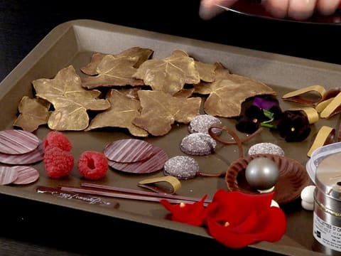 Couronne de Noël au chocolat, cœur fruits rouges - 111