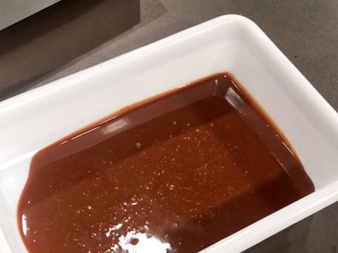 Obtention de la sauce caramel dans un bac alimentaire