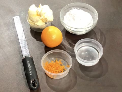 Tous les ingrédients pour la réalisation du beurre d'orange