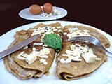 Cr&ecirc;pe au roquefort et amandes