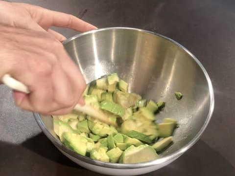 Espuma d'avocat aux crevettes épicées - 8