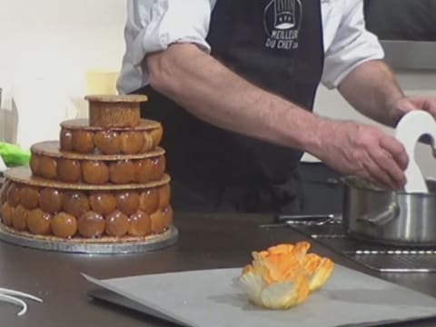 Croquembouche d'anniversaire des 20 ans de Meilleur du Chef - 243