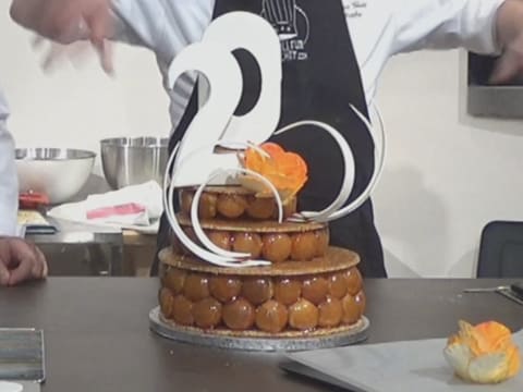 Croquembouche d'anniversaire des 20 ans de Meilleur du Chef - 258