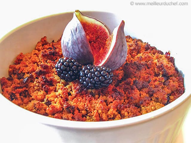 Crumble de figues et mûres au pain d'épices