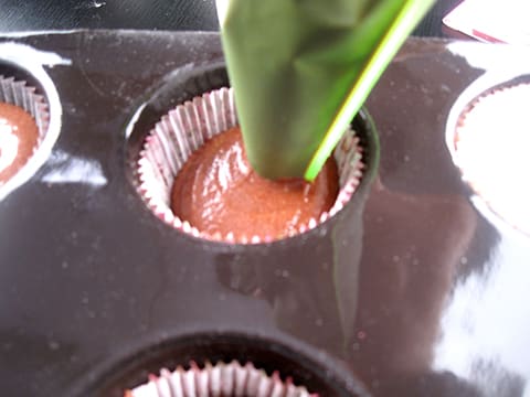 Cupcakes au chocolat et cerise amarena - 13