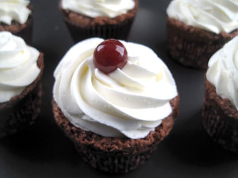 Cupcakes au chocolat et cerise amarena - 25